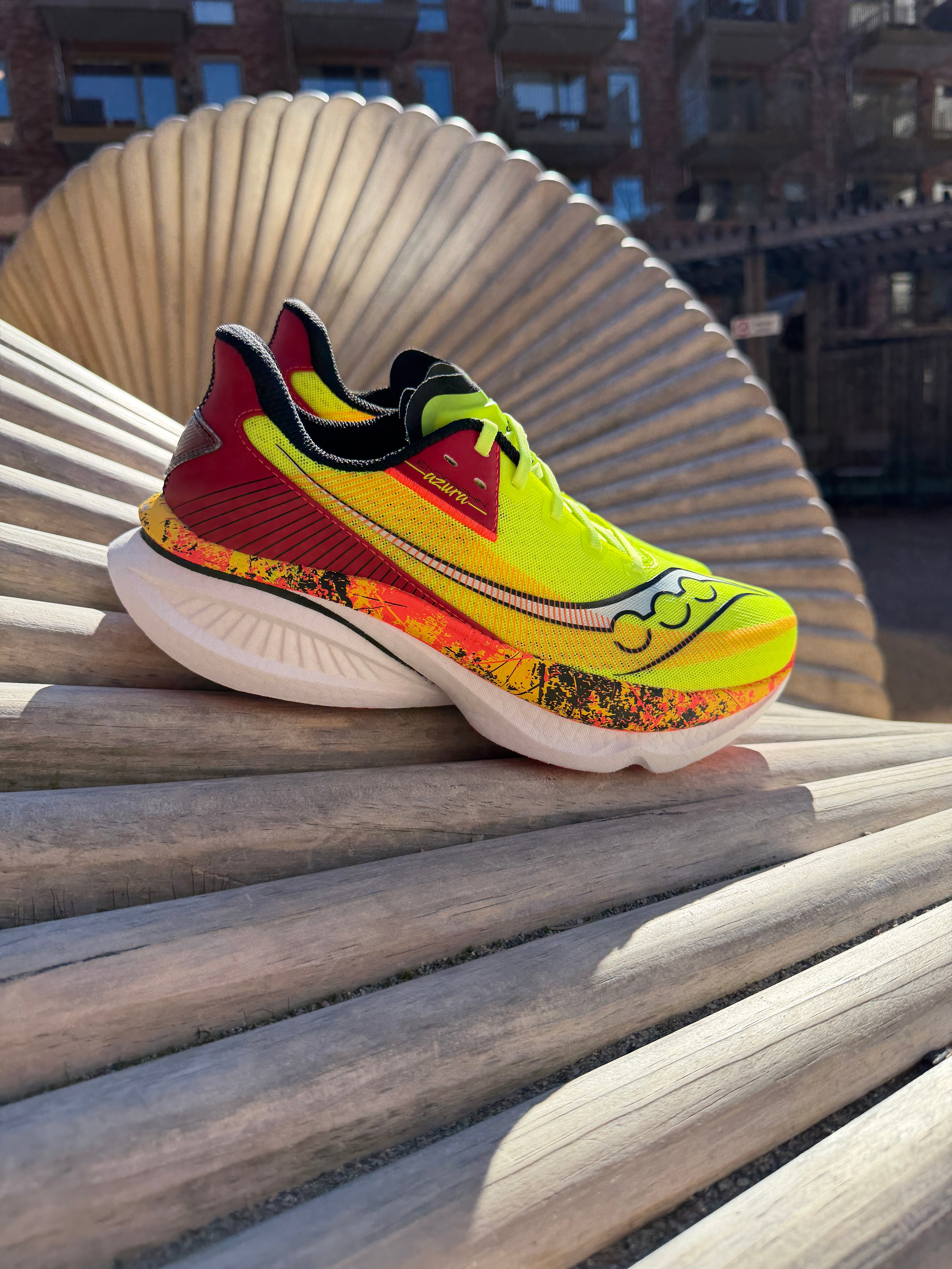 Saucony Endorphin Azura Hi Octane Citron / Black Herre