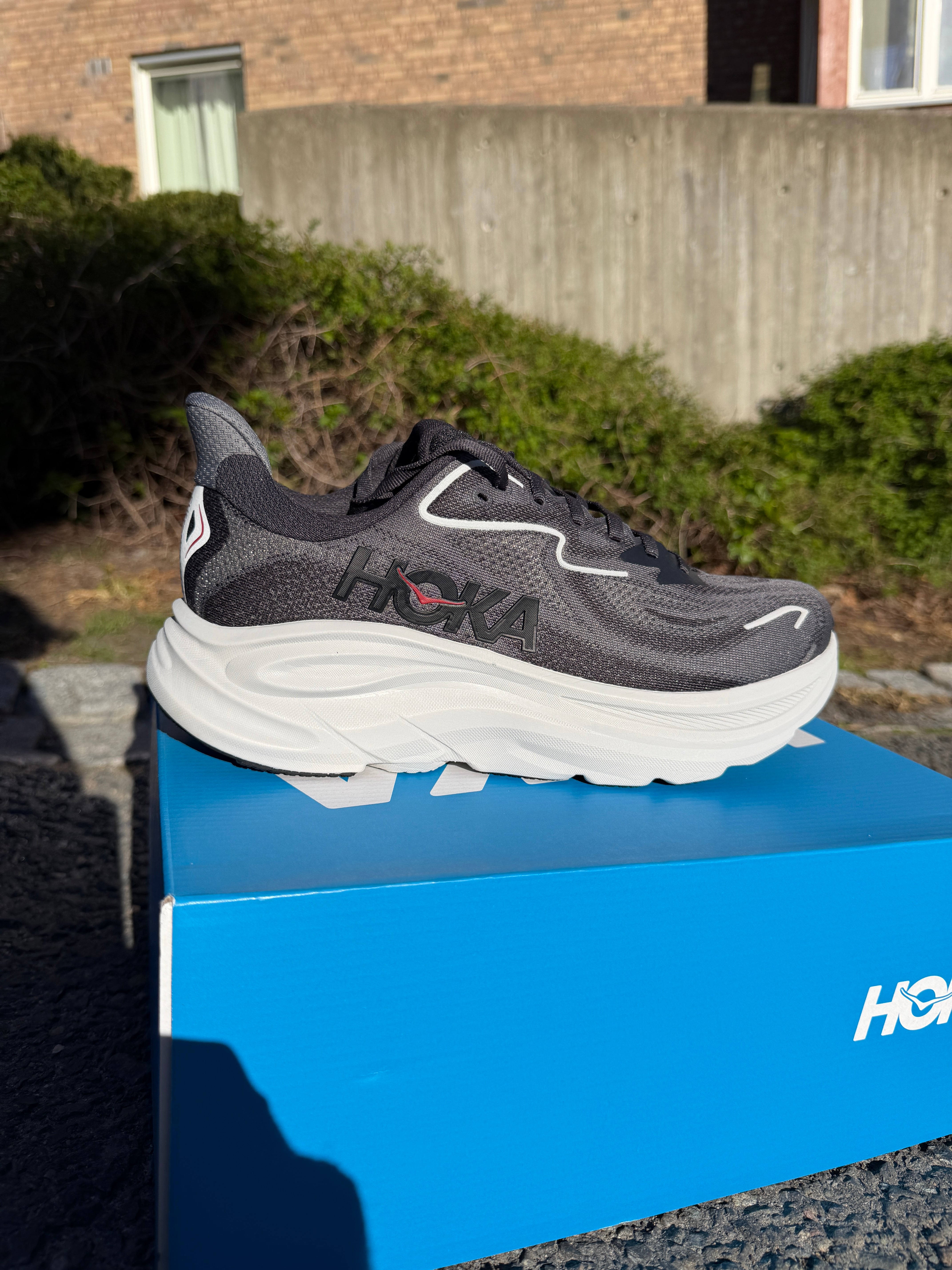 Hoka Clifton 10 Dark Carbon Black / Satellite Grey Herre