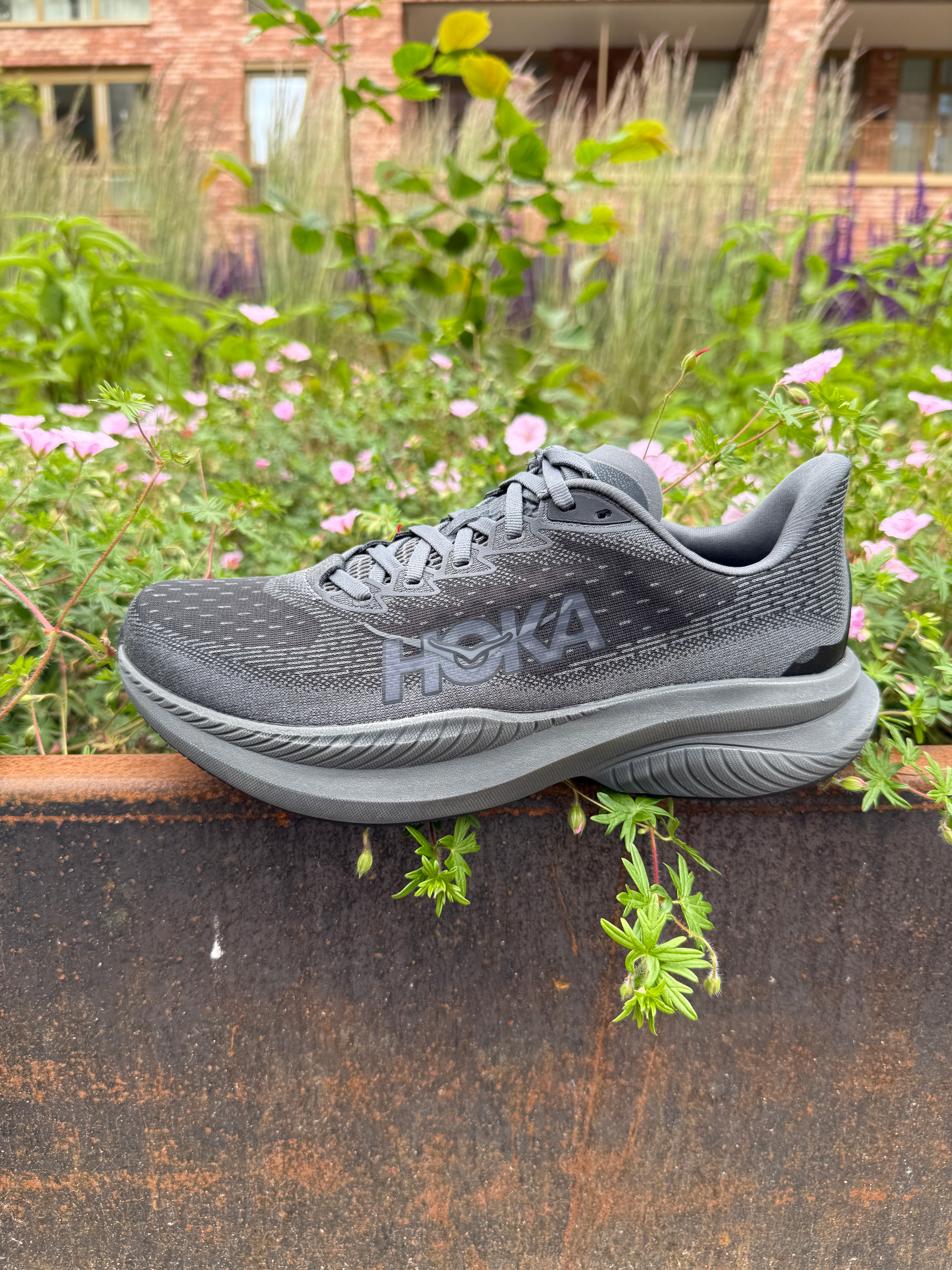 Hoka M Mach 6 Black / Black
