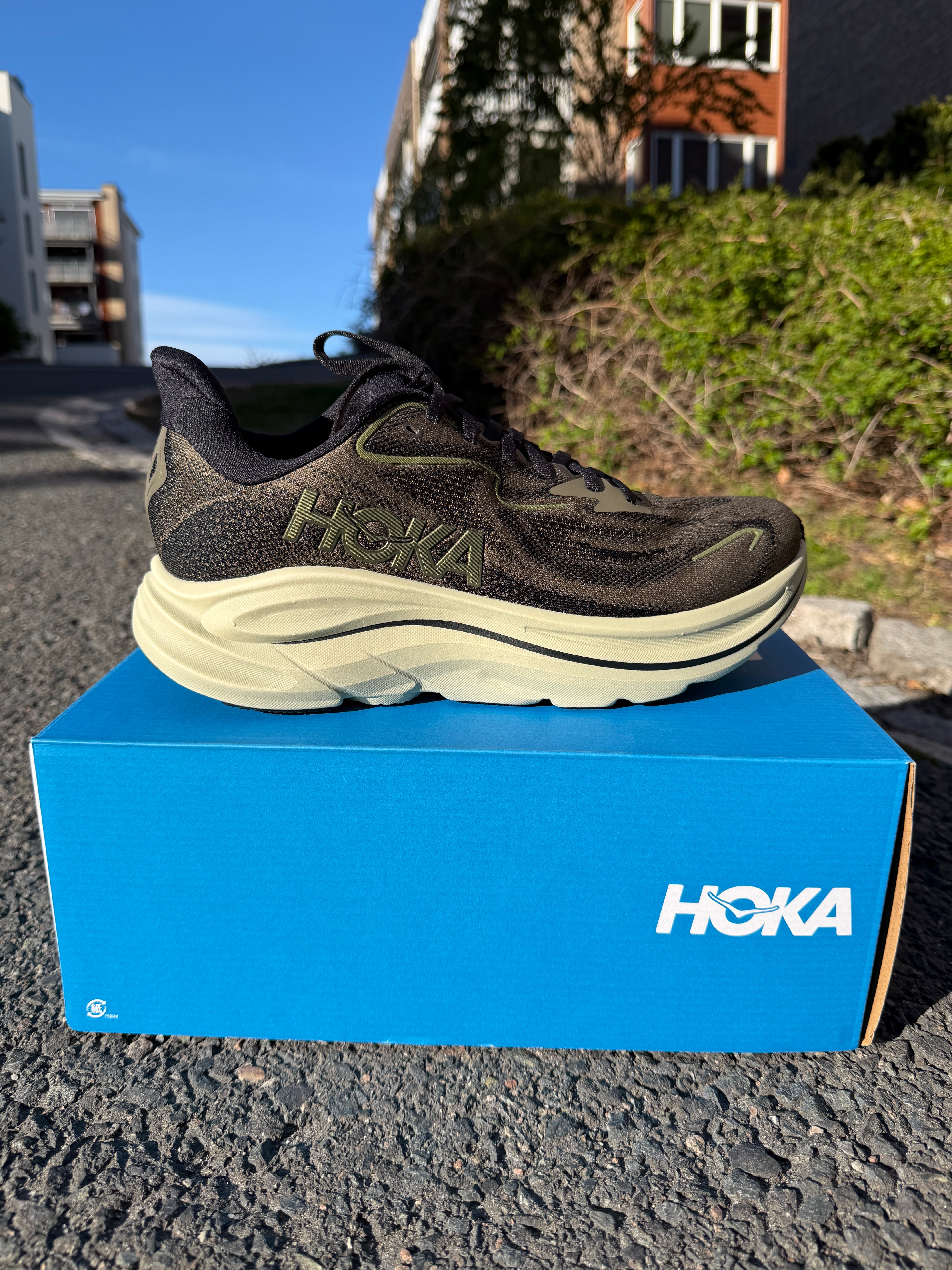 Hoka Clifton 10 Dark Roast / Black Herre